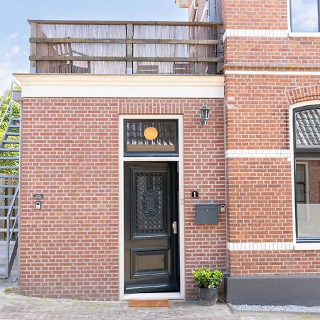 Sfeervol Verblijf In Oude Gemeentehuis Eenrum. Eksteriør billede