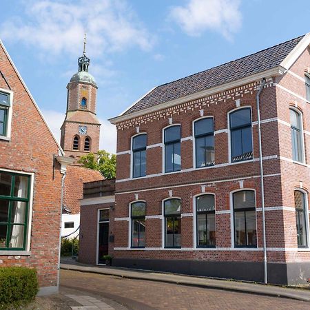 Sfeervol Verblijf In Oude Gemeentehuis Eenrum. Eksteriør billede