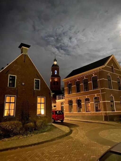 Sfeervol Verblijf In Oude Gemeentehuis Eenrum. Eksteriør billede