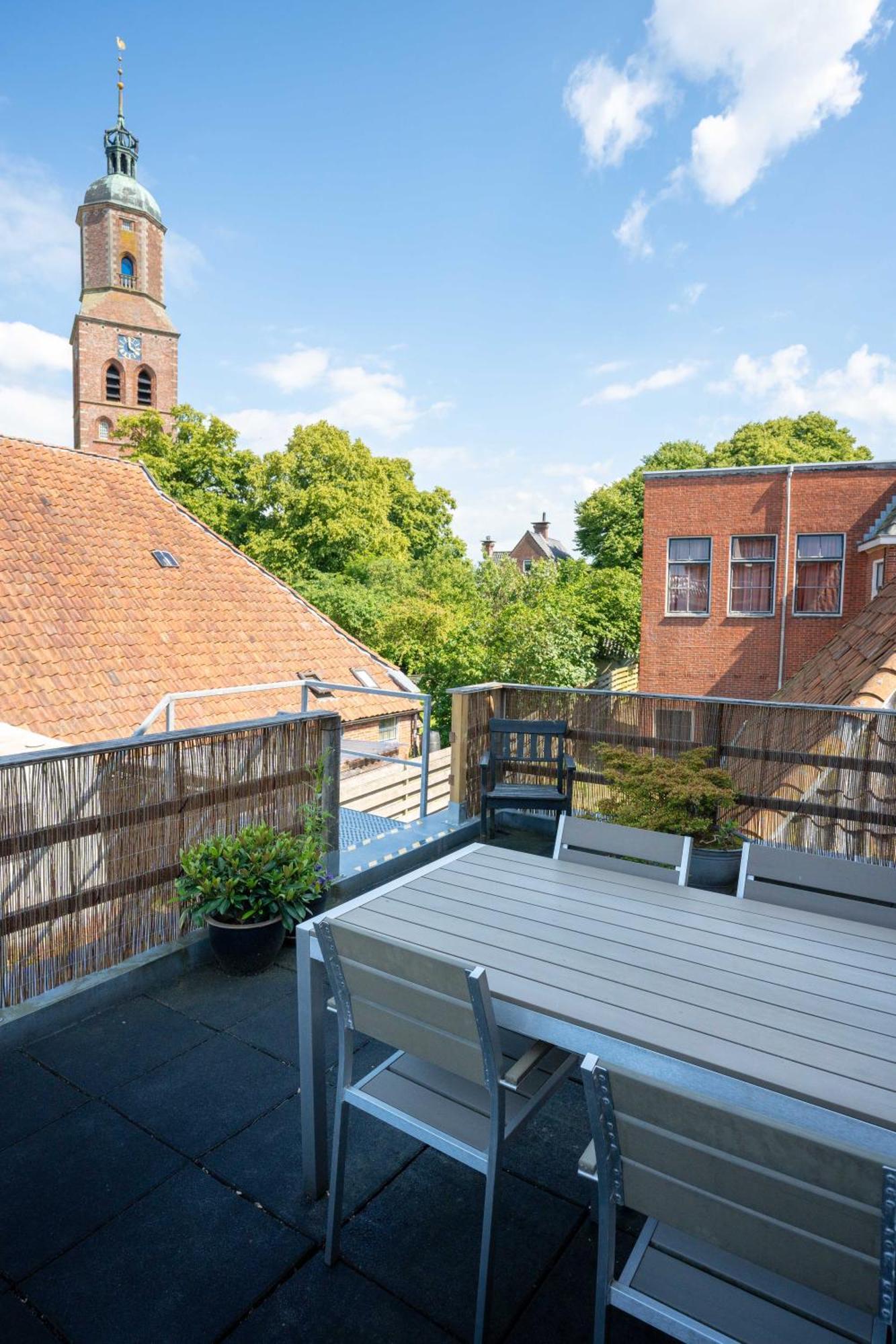 Sfeervol Verblijf In Oude Gemeentehuis Eenrum. Eksteriør billede